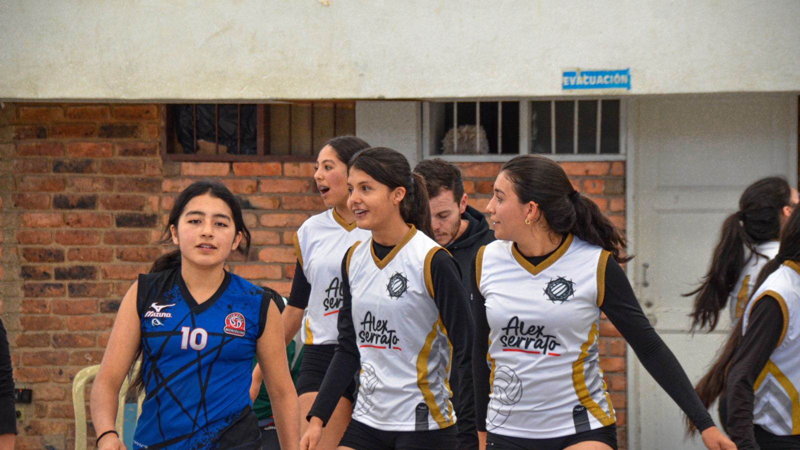 Fotografía tomada en la liga muisca de voleibol al equipo de livolboy