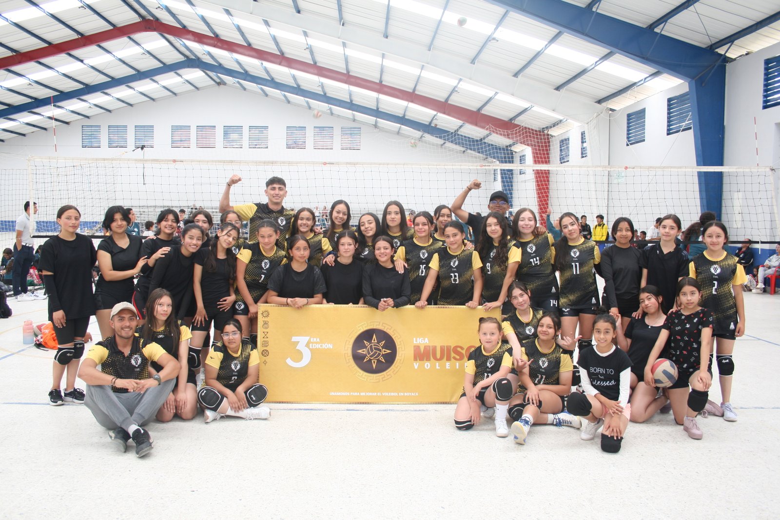 Fotografía tomada en la liga muisca de voleibol al equipo TML femenino